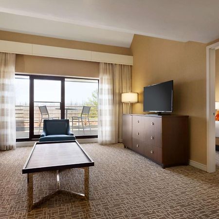 Hilton Boston Dedham Exterior foto